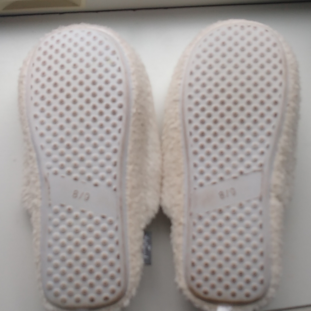 Slippers - Picture 2 of 2